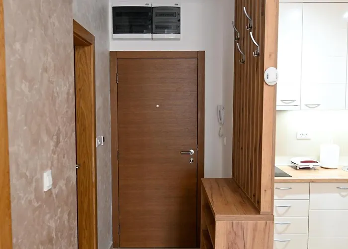 アパート Sd Lux ズラティボール